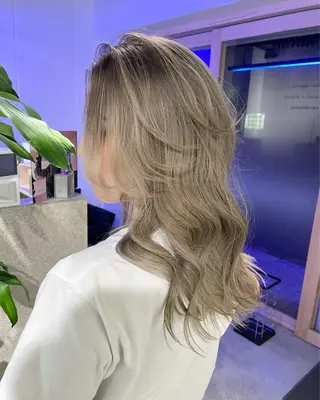 ロング カラー パーマ キッズ 𝑲𝒊𝒏𝒈 𝑴𝒂𝒚𝒖🌺のヘアスタイル