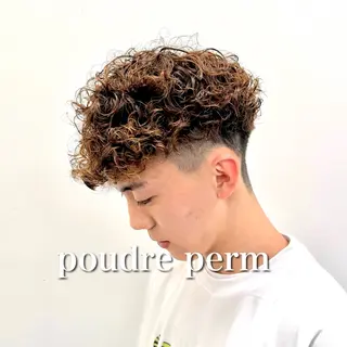 ショート パーマ ヘアアレンジ メンズ 顔まわりカット の達人のヘアスタイル