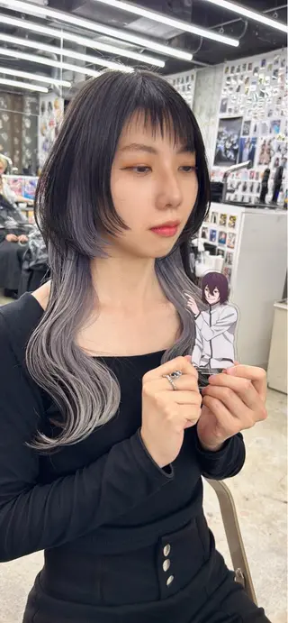 セミロング カラー ウルフカット 渋谷の人のヘアスタイル