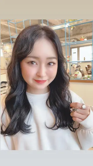 ロング カラー Ate by little所属・青木 梢のヘアスタイル