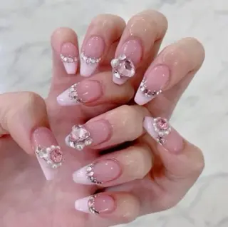 ネイル Lee Nailsのネイルデザイン