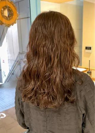 セミロング パーマ 大石 陽菜のヘアスタイル