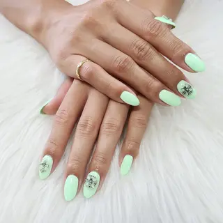 ネイル Lily Eye&Nailのネイルデザイン