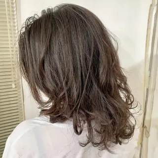 セミロング パーマ 加藤 綾華のヘアスタイル