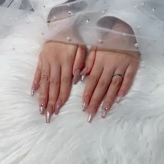 ネイル Nailsalon Lightsのネイルデザイン