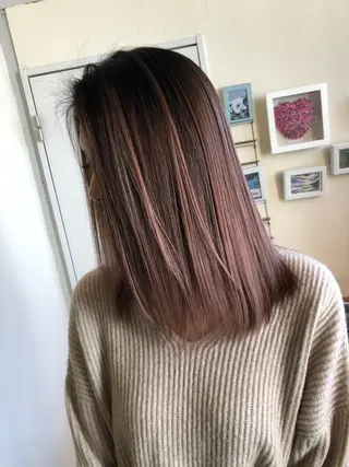 ミディアム 韓国レイヤー外国人風 透明感カラー髪質改善のヘアスタイル