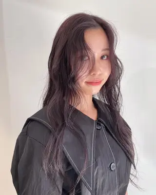 セミロング カラー FavyS「フェイヴィーズ」所属・竹中 彩音のヘアスタイル