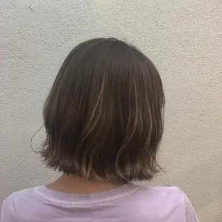 ショート カラー H梅田 / 811 堀本菜奈のヘアスタイル