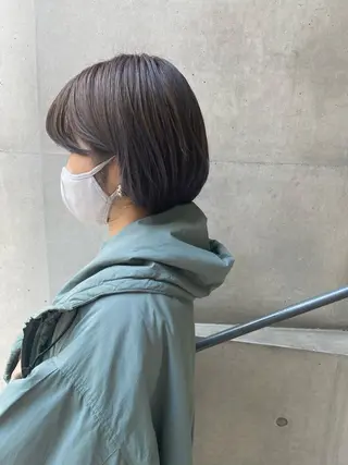 ショート なつめ🐶ショート ベージュカラーのヘアスタイル