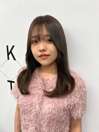 セミロング カラー ウスイマイコ カット/ケアカラーのヘアスタイル