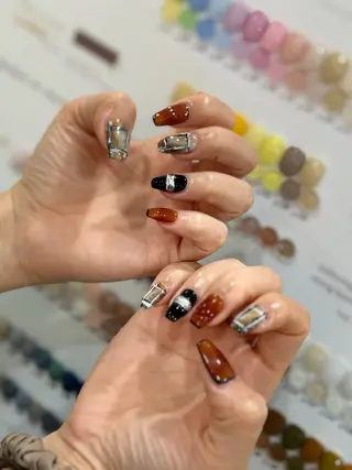 ネイル MQueen ネイルサロンマルのネイルデザイン