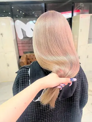 ロング カラー HIKARI🐈‍⬛ レイヤー×デザインのヘアスタイル