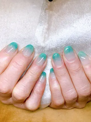 ネイル ECLAT エクラ所属・寺山 千鶴のネイルデザイン