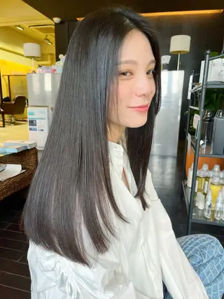 ロング カラー CLOVER新田辺所属・石賀 早紀のヘアスタイル