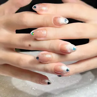 ネイル Mizuliネイル 眉毛メイクのサロンのネイルデザイン