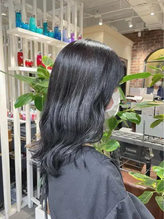 ロング カラー レイヤーカット 岩谷流星のヘアスタイル