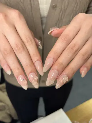 ネイル 宮澤 朱里のネイルデザイン