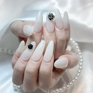 ネイル RAFFINE 月🦋🩵のネイルデザイン