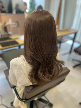 セミロング アキ/梅田/顔まわり /レイヤーカット/のヘアスタイル