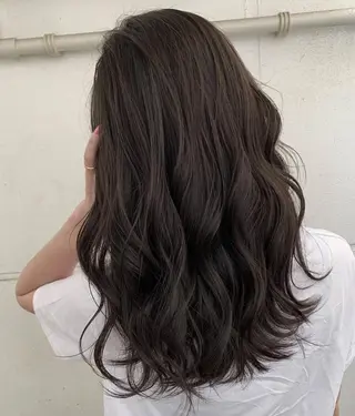 ロング カラー オフホワイトアンドなんば所属・福西 洋斗のヘアスタイル