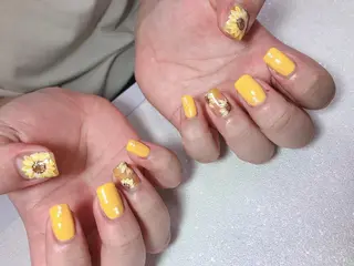 ネイル Flowerネイルサロン所属・. yukiのネイルデザイン