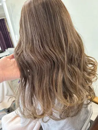 ロング Vivie.所属・新都心個室サロン/ 古波蔵美奈のヘアスタイル