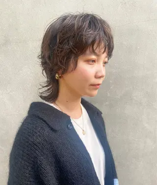 ショート カラー パーマ SHICENEケイ レイヤーカット🦋のヘアスタイル