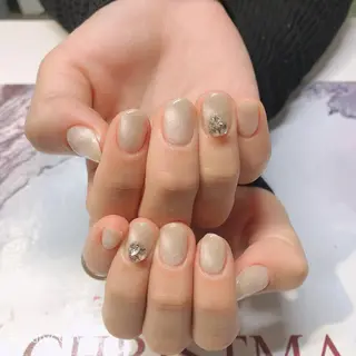 ネイル Guarendo錦糸町店所属・ガレンドウ 白澤 愛子のネイルデザイン