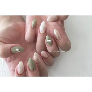 ネイル nail salon tina.所属・中山 はづきのネイルデザイン
