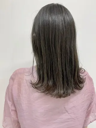 ミディアム カラー 色白に見える暗髪 梅田・増田のヘアスタイル