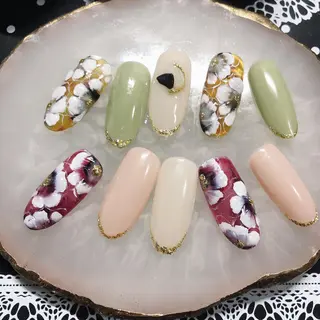 ネイル 奥園 良恵のネイルデザイン