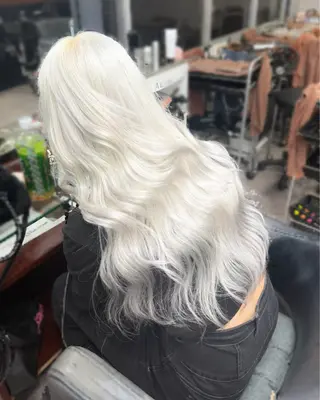 ロング カラー ハイトーンエクステ 🎩カズキ🎩のヘアスタイル