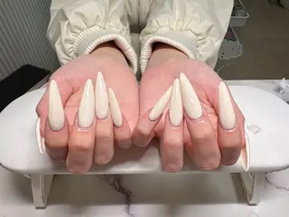 ネイル Chiara 長さだしのネイルデザイン