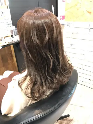 セミロング 正分 真美のヘアスタイル