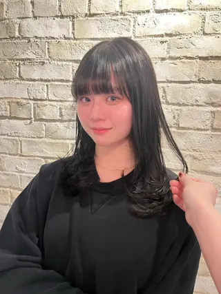 セミロング Tiffa二子玉川所属・レイヤーカット 🌻AOI🌻のヘアスタイル