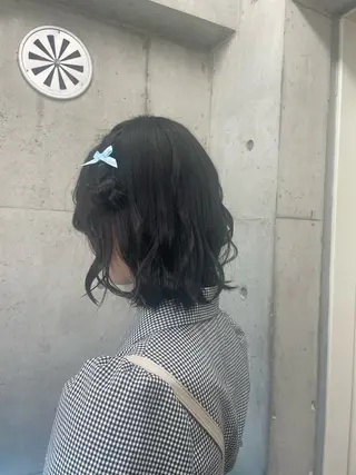 ミディアム ヘアアレンジ HIKARI🐈‍⬛ レイヤー×デザインのヘアスタイル