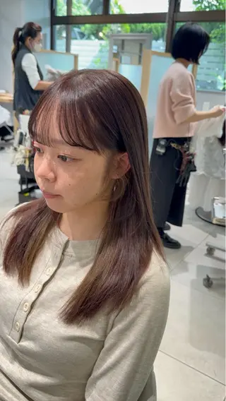 セミロング カラー センターパート/眉毛 メンズカットNEXTのヘアスタイル