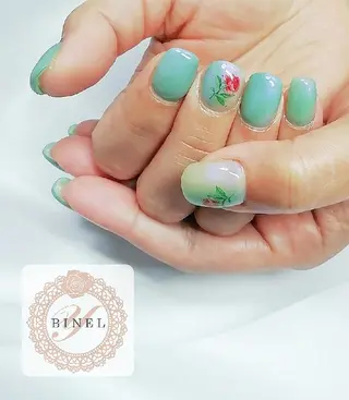 ネイル Nail Salon Y.BINELのネイルデザイン