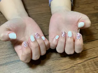 ネイル HENRIETTA NAILSALONのネイルデザイン
