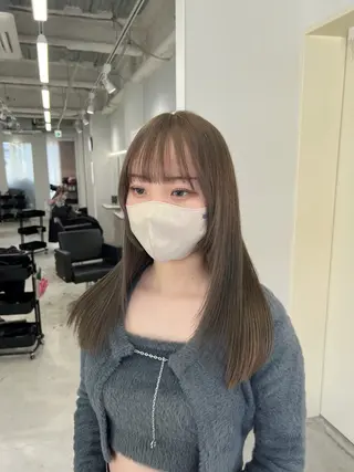 セミロング maya レイヤーカットのヘアスタイル