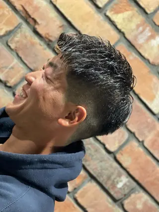ショート 中越 仁一郎のヘアスタイル