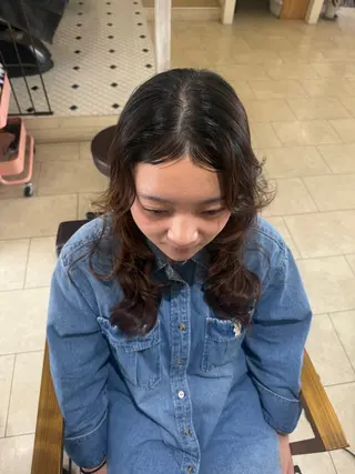 ロング Maho/海外 レイヤー/ハイトーンのヘアスタイル