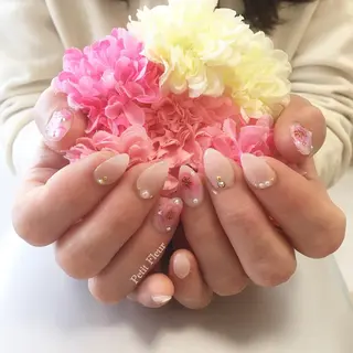 ネイル Petit Fleur所属・青柳 亜梨奈のマツエク・マツパデザイン