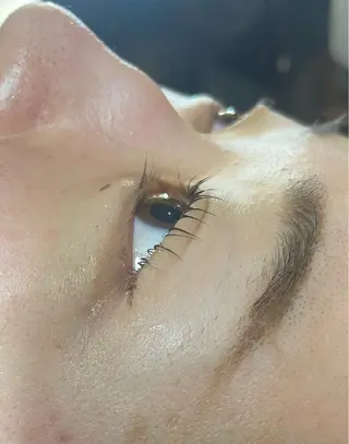 マツエク・マツパ 山下 琴未のヘアスタイル