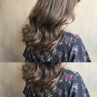 セミロング カラー ツキノキ ミナのヘアスタイル