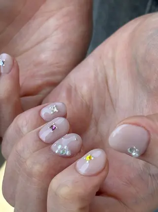 ネイル SALON VILLAGE Aoyama 2nd.所属・堀川 祐里のネイルデザイン