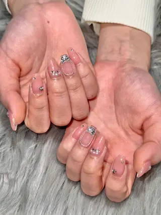 ネイル Momoka 🍑🎀のネイルデザイン