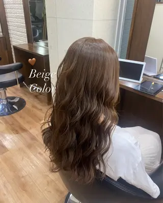 ロング カラー 石津 優菜のヘアスタイル