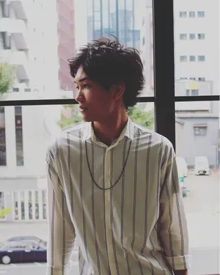 ショート パーマ メンズ 吉岡 昌吾のヘアスタイル
