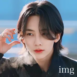 ミディアム パーマ 岡田大志🇰🇷 中/韓メンズヘアのヘアスタイル